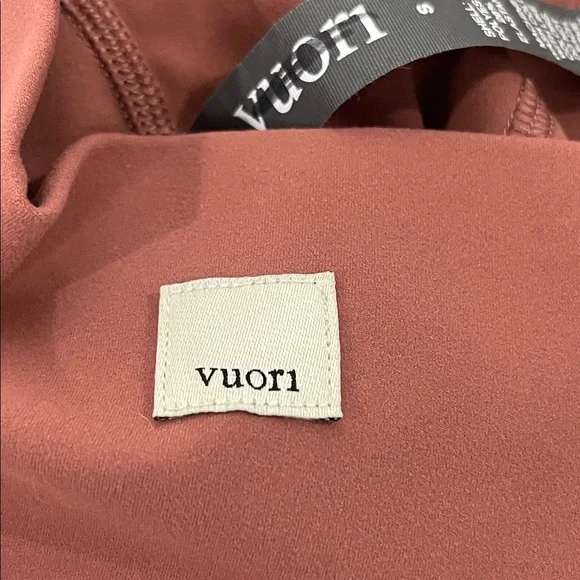 VUORI Studio Pocket Legging in Rosewood Cropped Size Small - Picture 6 of 10